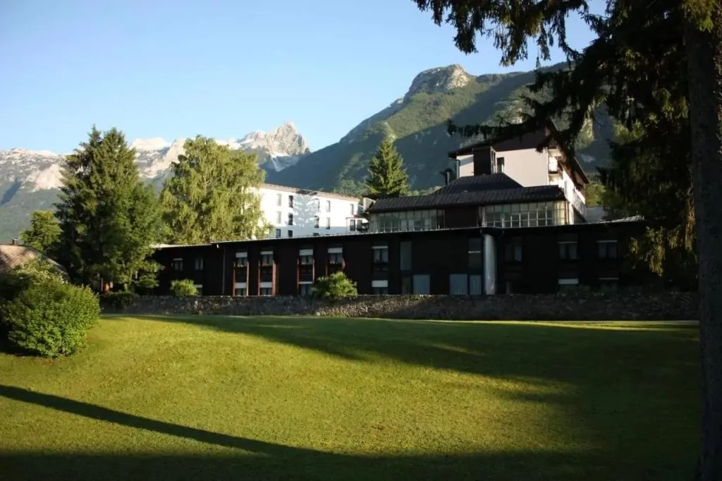 Exterior del Hotel Alp