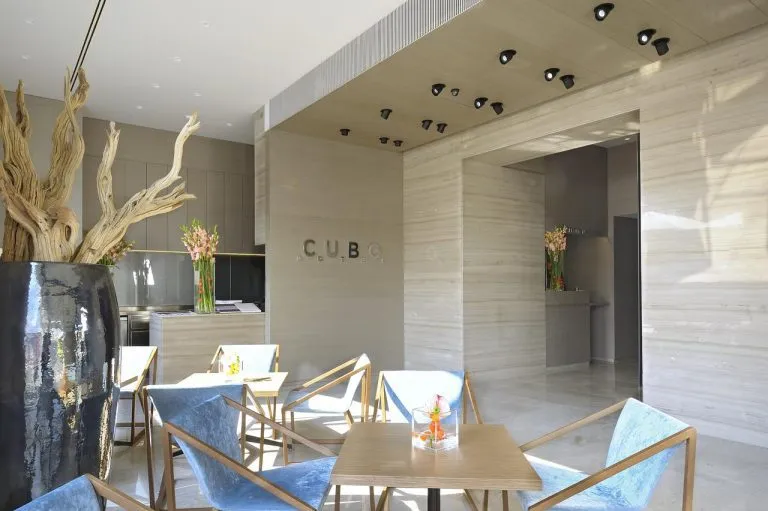 Lobby des Cubo Hotels