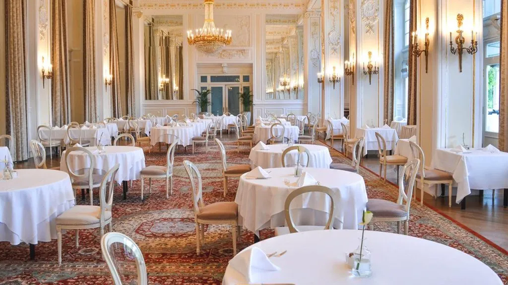 Zona de desayunos del Hotel Kempinski Palace