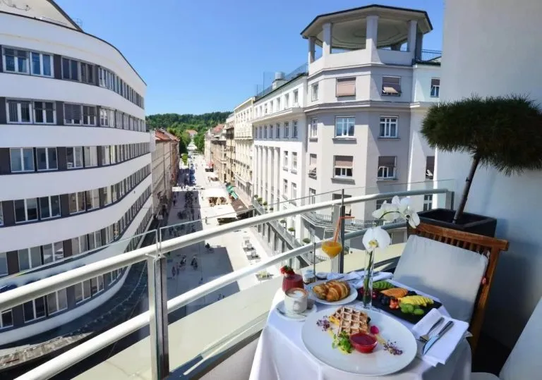Hotel Slon balcony