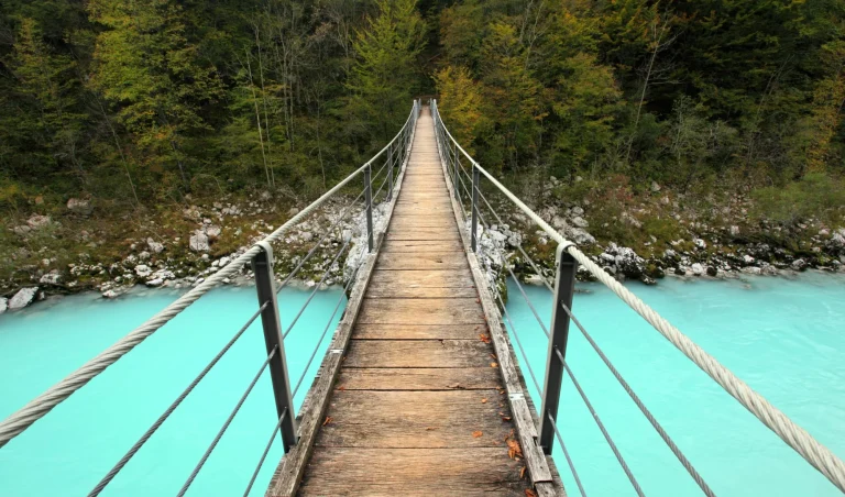 ponte sul fiume soca scalato